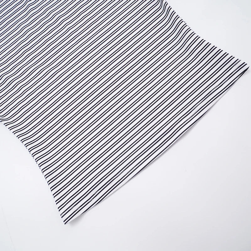 Weekend Lines Fitted Tee