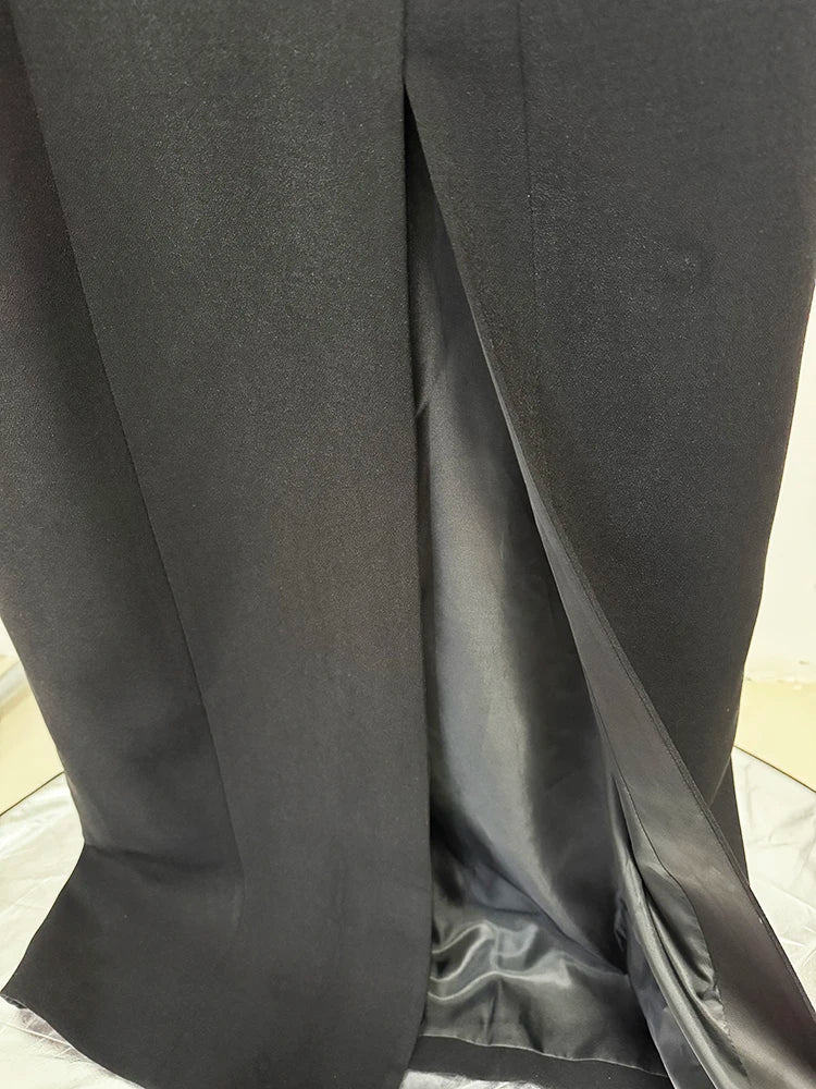 La Directrice Noir Gown