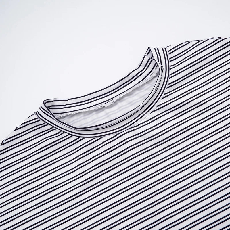 Weekend Lines Fitted Tee