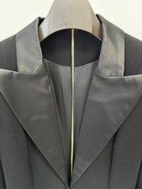 La Directrice Noir Gown