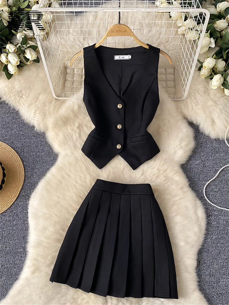 Single Breasted Basic Camisole+Zipper Design Pleated Skirt Set